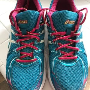 ASICS Duomax shoes. Nearly new. Excellent quality